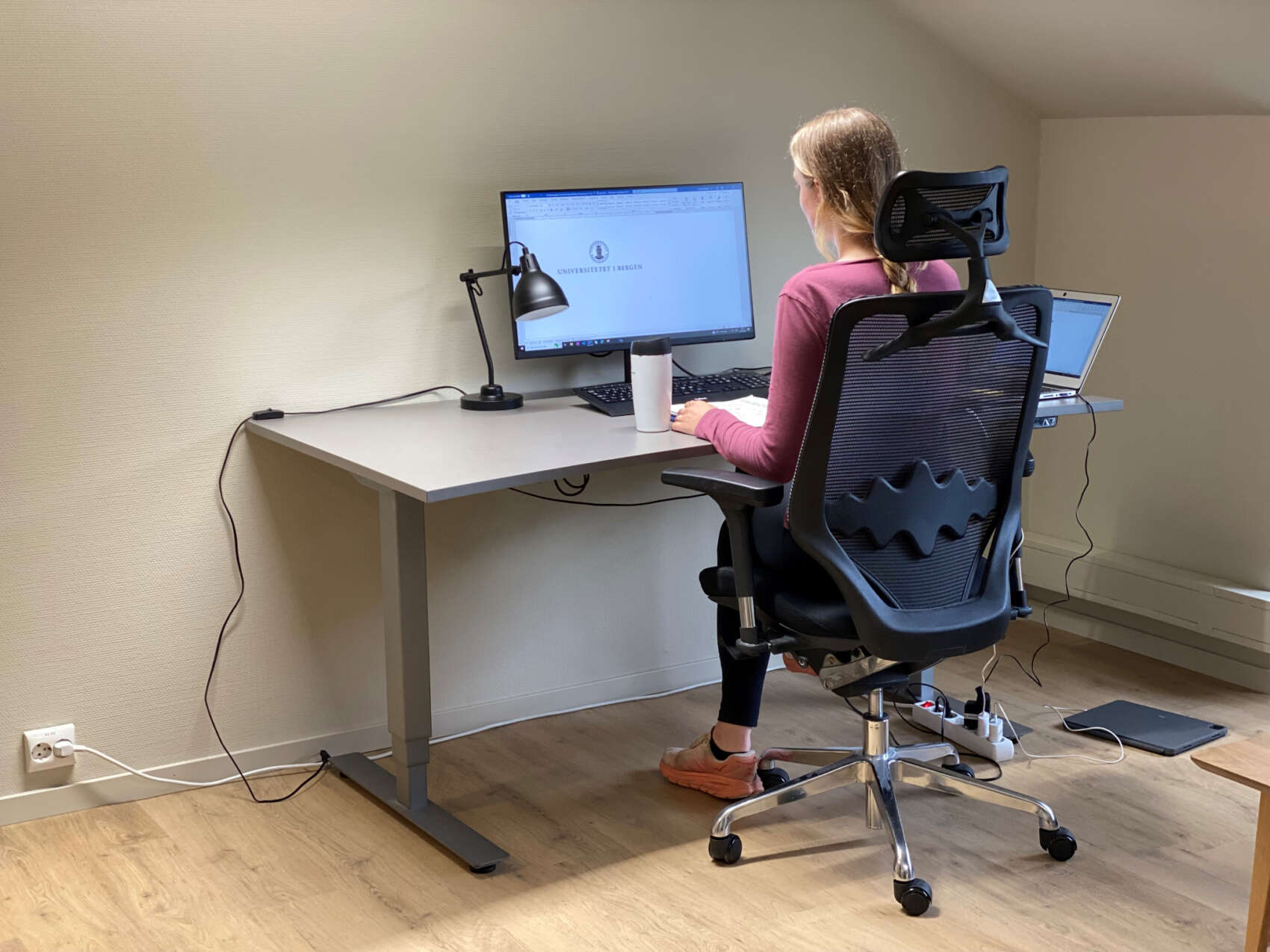 Student som arbeider